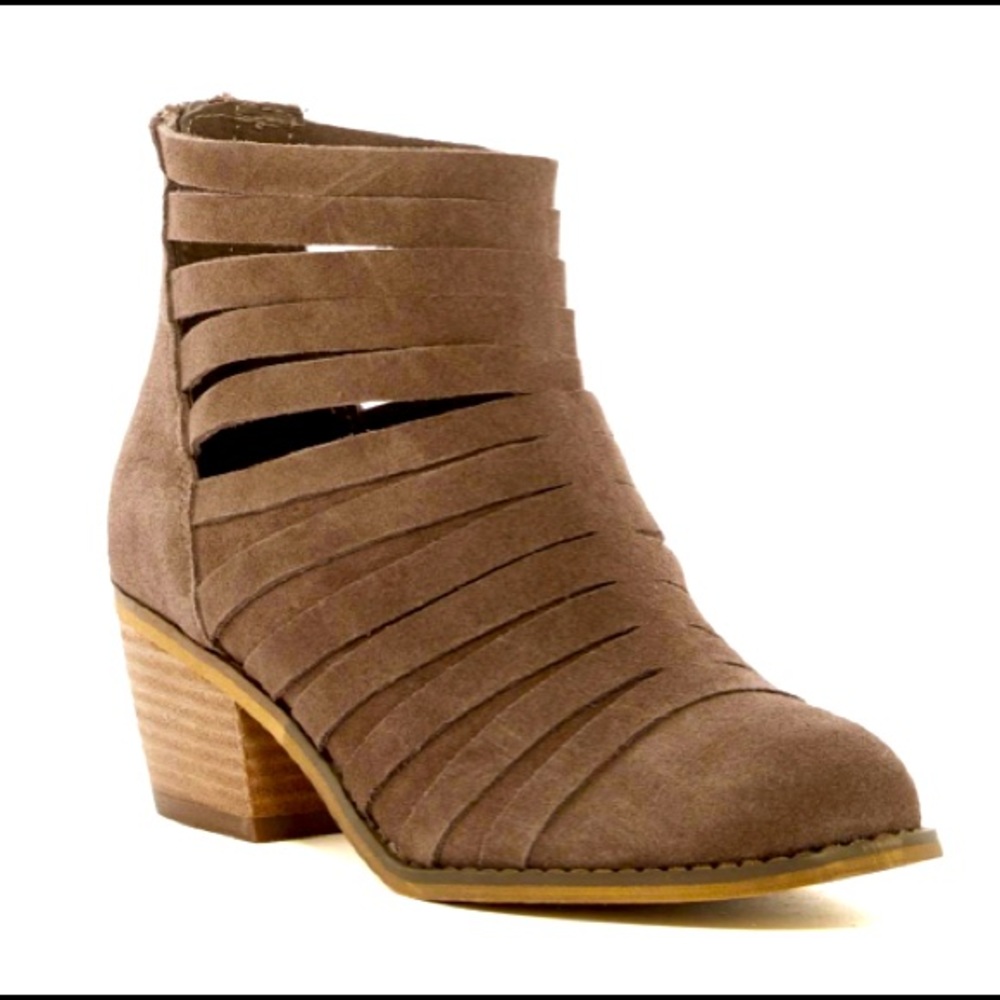 Boho chic fall Women's Carlos by Carlos Santana Breckin Bootie bohemian vibes
